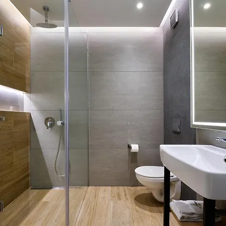 Adella Boutique - Free Secured Parking Aparthotel Sofia