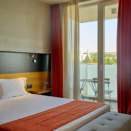 Aparthotel Adella Boutique - Free Secured Parking