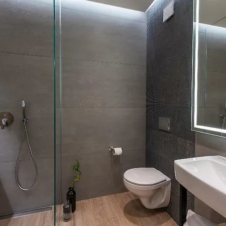 Aparthotel Adella Boutique - Free Secured Parking Sofia