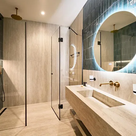 Adella Boutique - Free Secured Parking София