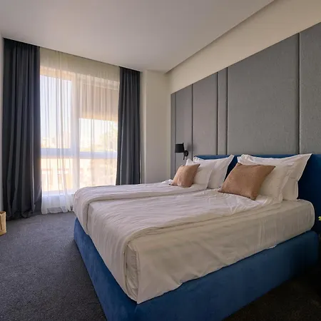 Aparthotel Adella Boutique - Free Secured Parking 4*