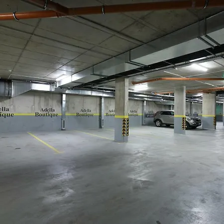 Adella Boutique - Free Secured Parking 아파트호텔