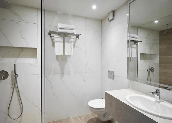 Aparthotel Adella Boutique - Free Secured Parking Sofia