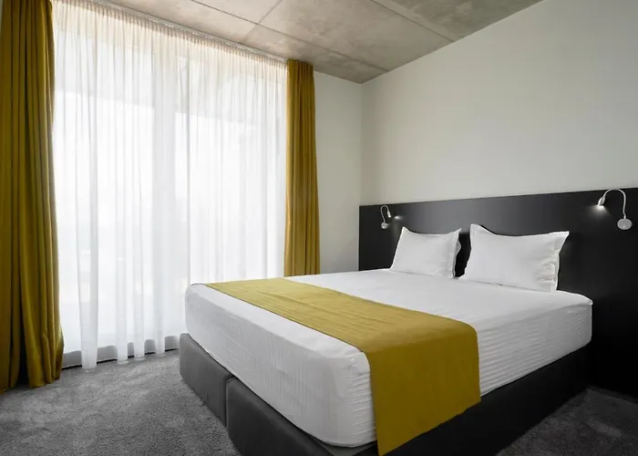 Adella Boutique - Free Secured Parking 4*