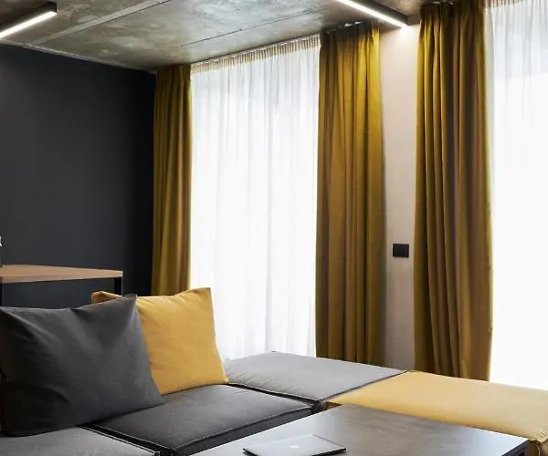 Adella Boutique - Free Secured Parking 4*