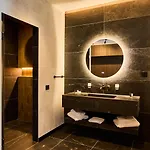 Adella Boutique - Free Secured Parking Hotel apartamentowy Sofia