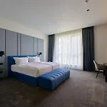 Adella Boutique - Free Secured Parking 4*