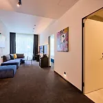 Adella Boutique - Free Secured Parking Apart-hotel