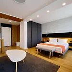 Adella Boutique - Free Secured Parking Hotel apartamentowy