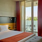 Hotel apartamentowy Adella Boutique - Free Secured Parking