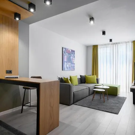 Adella Boutique - Free Secured Parking Aparthotel