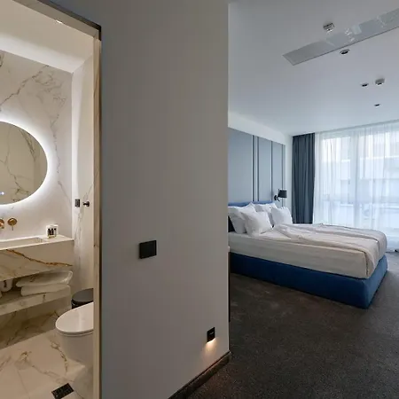 Adella Boutique - Free Secured Parking Hotel de apartamente