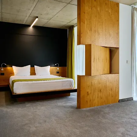Adella Boutique - Free Secured Parking Aparthotel Sofia