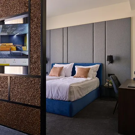 Adella Boutique - Free Secured Parking Apartahotel