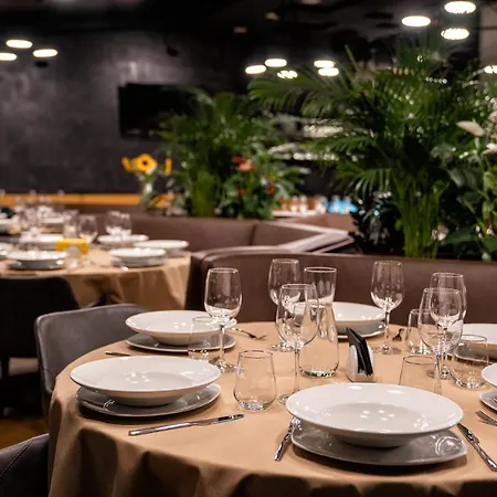 Adella Boutique - Free Secured Parking Sofía