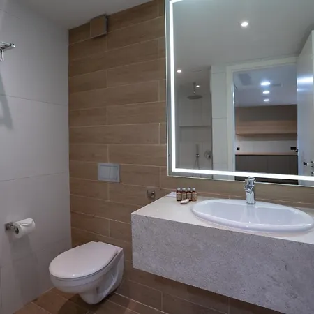 Adella Boutique - Free Secured Parking ソフィア