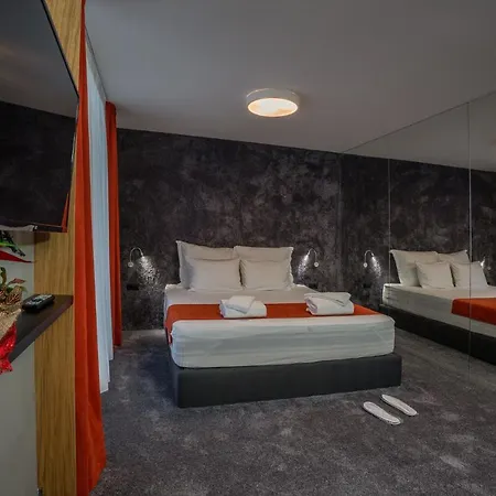 Aparthotel Adella Boutique - Free Secured Parking