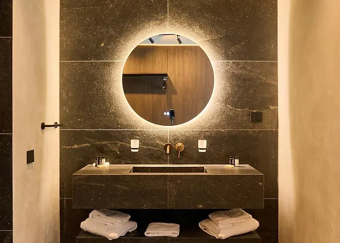 Adella Boutique - Free Secured Parking Sofia