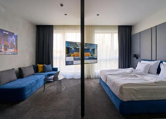 Adella Boutique - Free Secured Parking Aparthotel