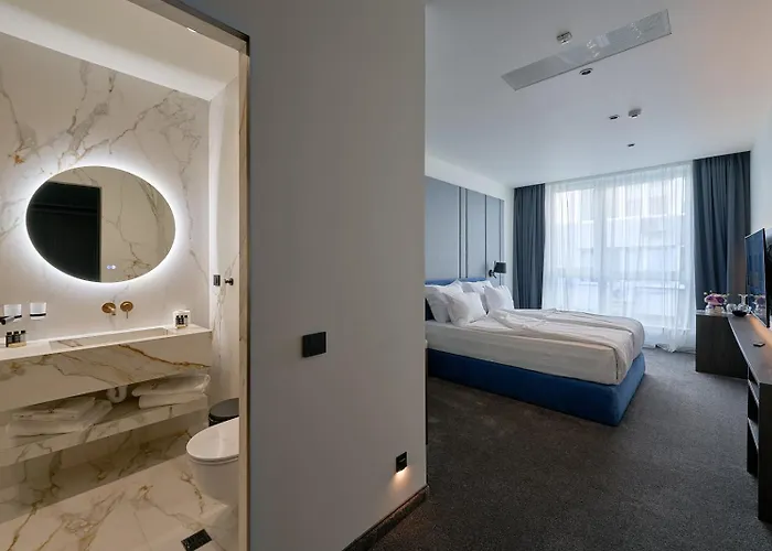 Adella Boutique - Free Secured Parking Apart Otel