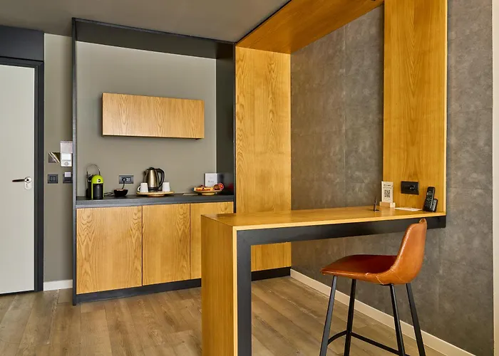 Adella Boutique - Free Secured Parking 4*