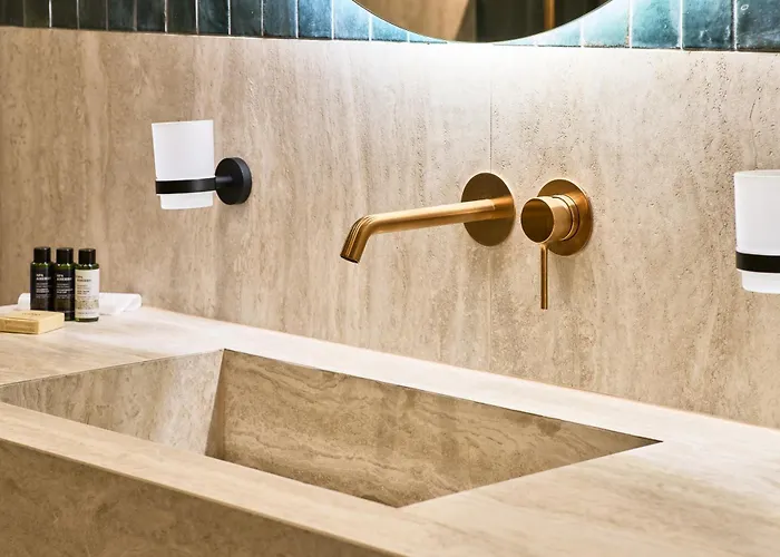 Adella Boutique - Free Secured Parking Apart Otel