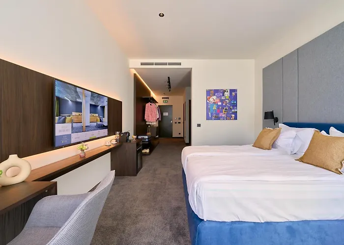 Adella Boutique - Free Secured Parking 4*