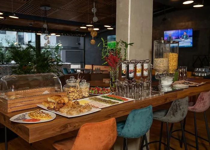 Adella Boutique - Free Secured Parking 4*