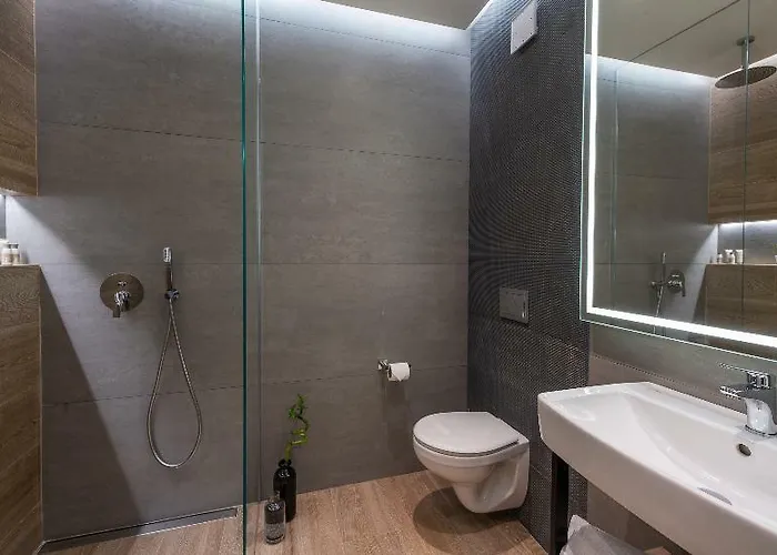 Aparthotel Adella Boutique - Free Secured Parking Sofia