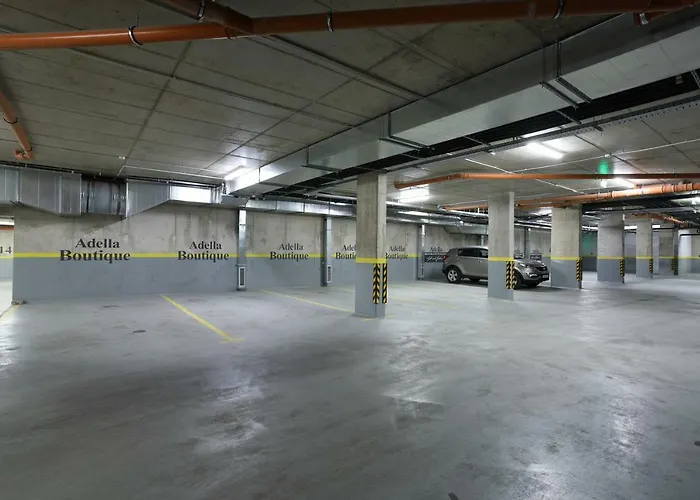 Adella Boutique - Free Secured Parking 아파트호텔