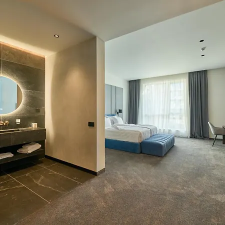 Adella Boutique - Free Secured Parking アパートホテル 4*