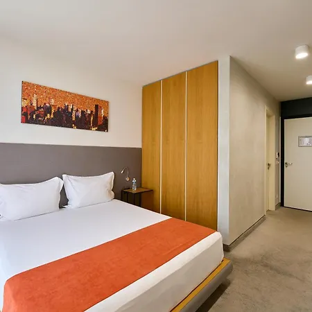 Adella Boutique - Free Secured Parking 4*