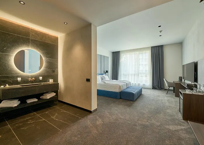 Adella Boutique - Free Secured Parking Apart Otel 4*