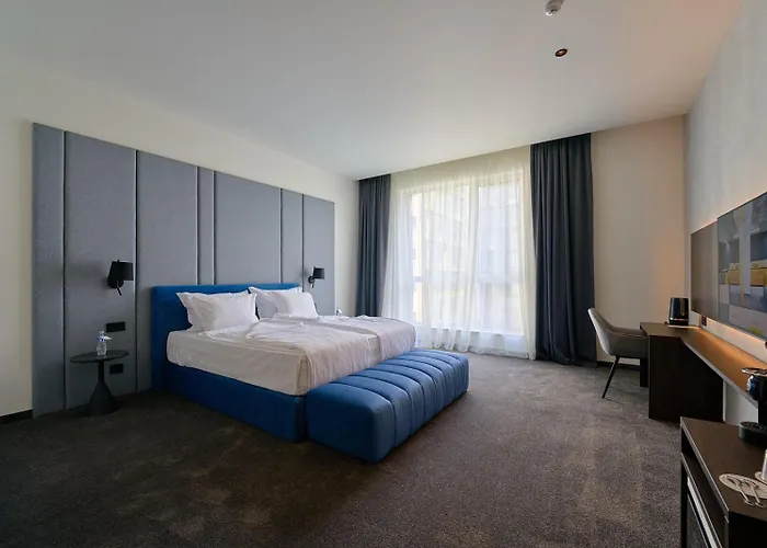 Adella Boutique - Free Secured Parking 4*